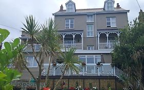 Poplars Hotel